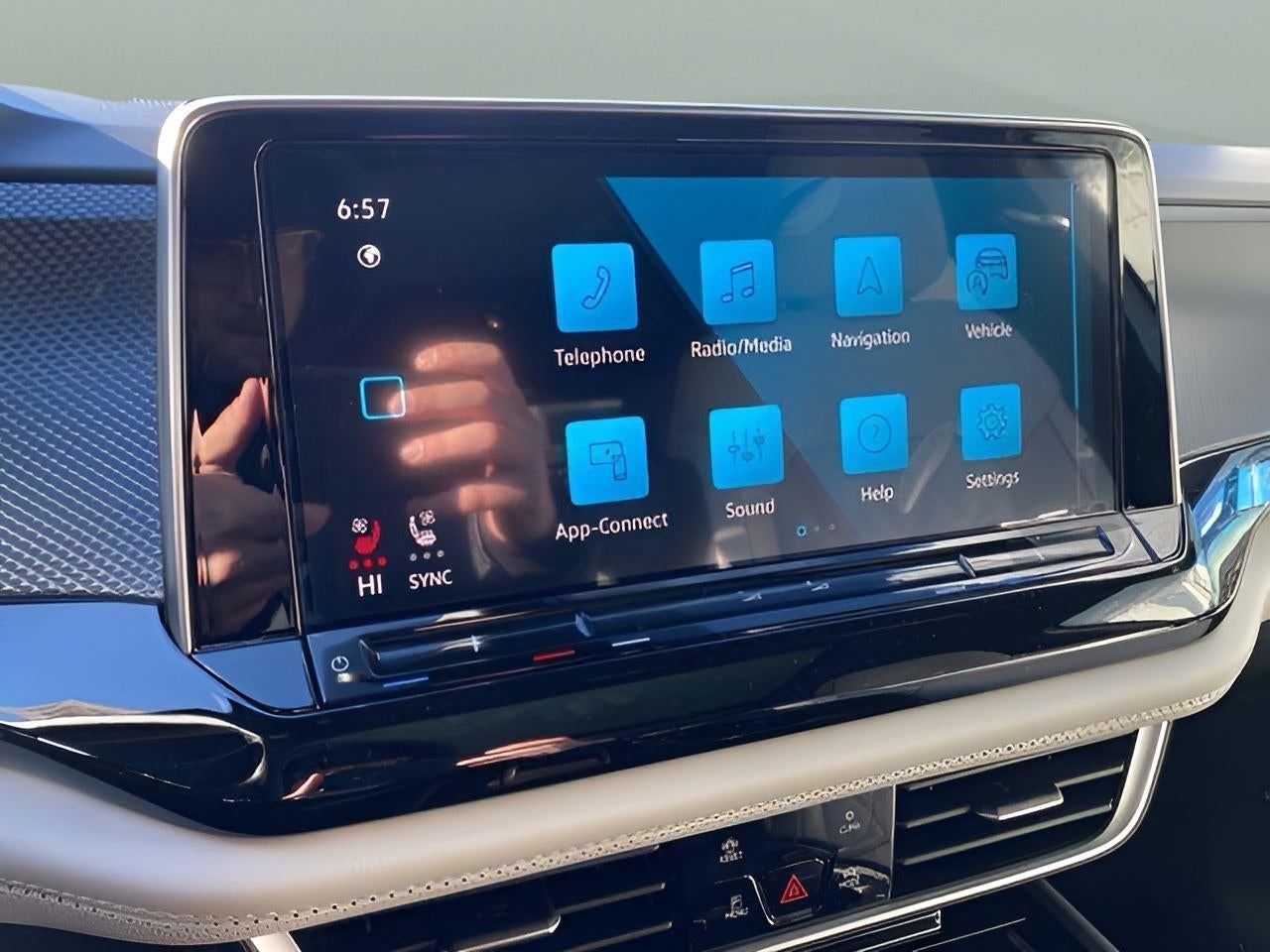 2026 Volkswagen Atlas Cross Sport 2.0T SEL Premium R-Line