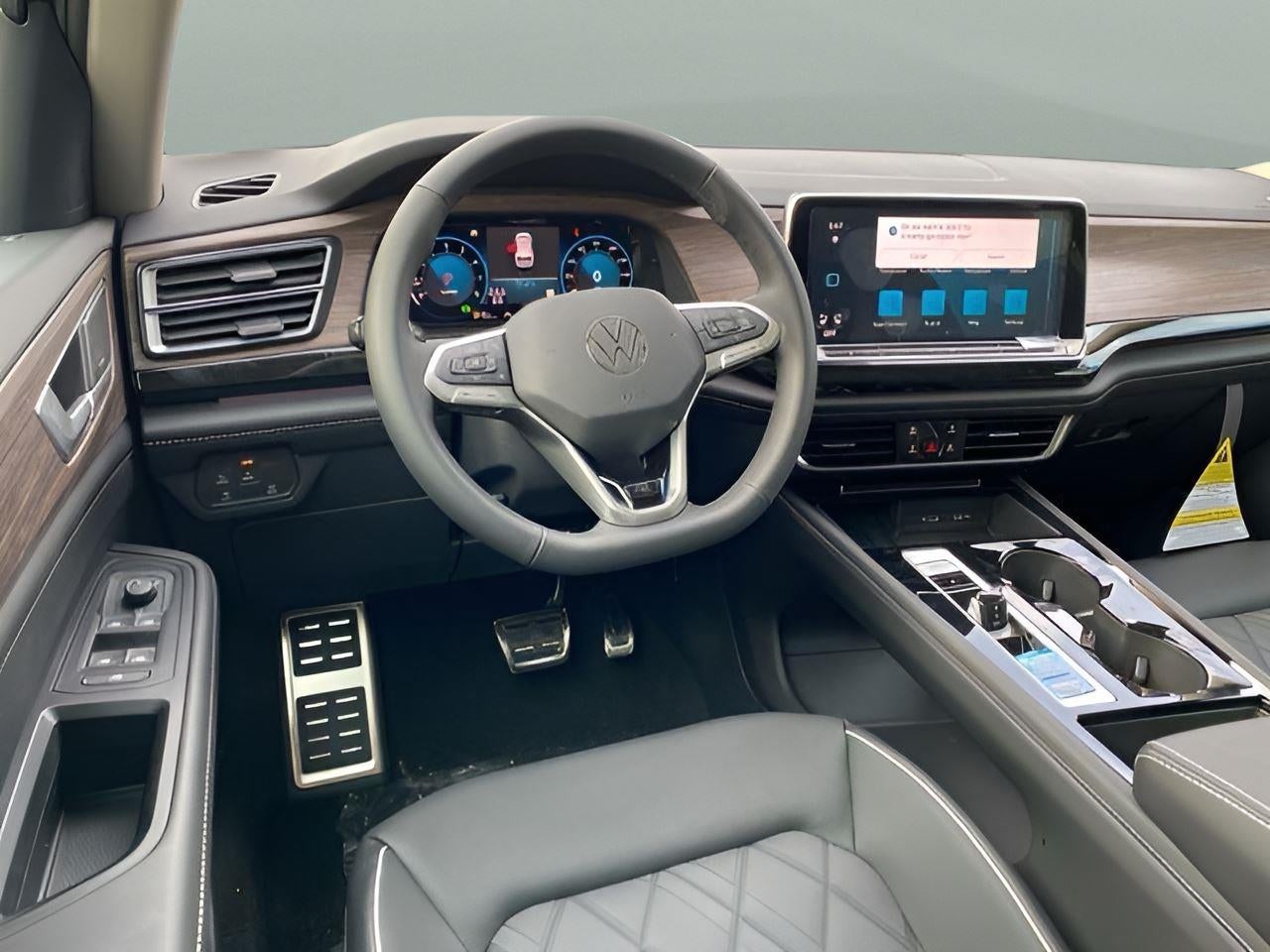 2025 Volkswagen Atlas 2.0T SEL Premium R-Line