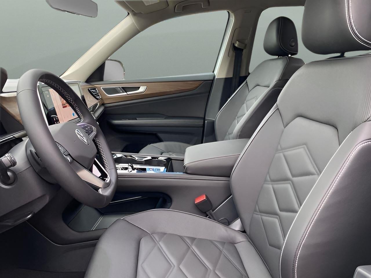 2026 Volkswagen Atlas 2.0T SE w/ Technology