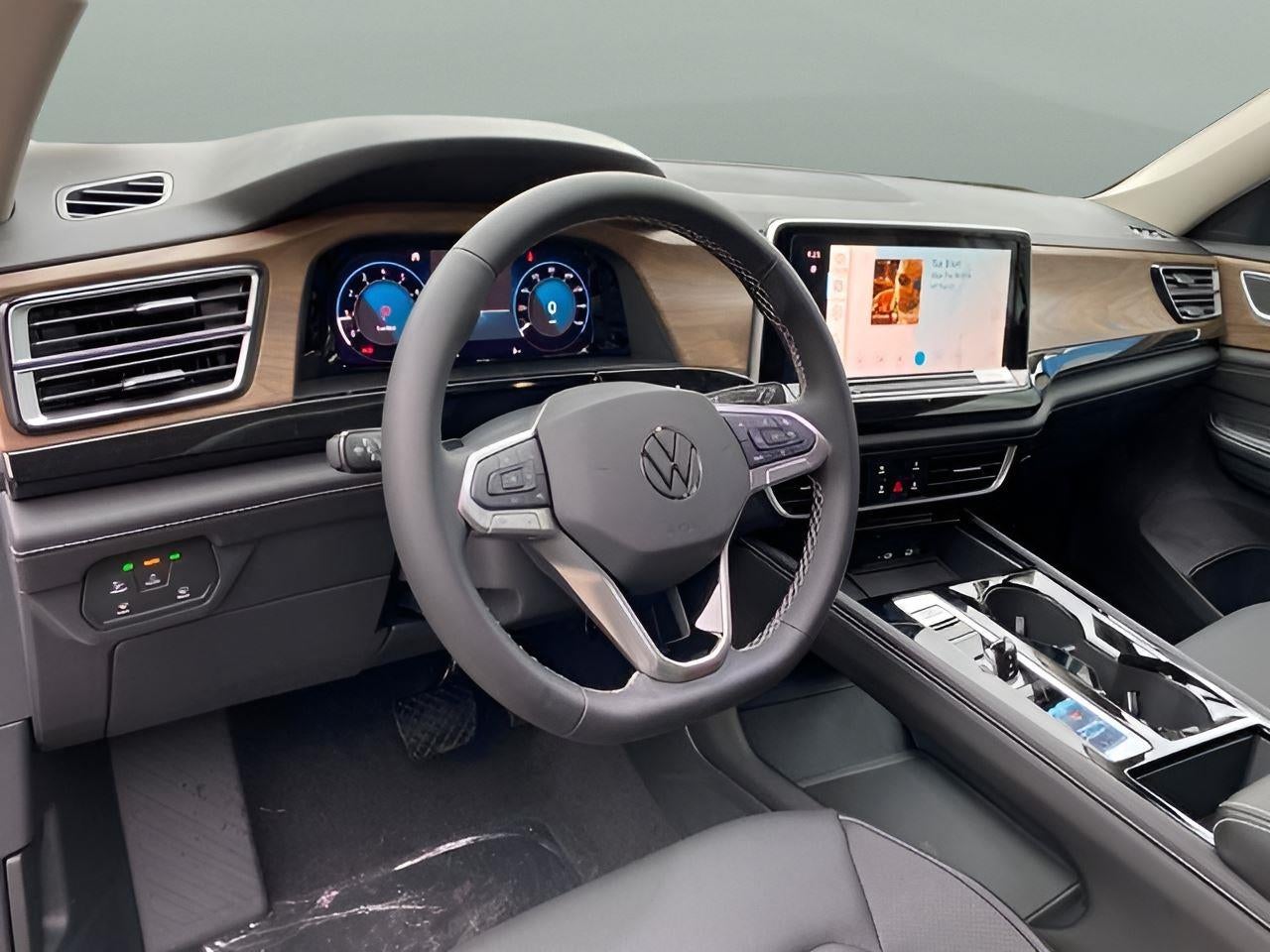 2026 Volkswagen Atlas 2.0T SE w/ Technology