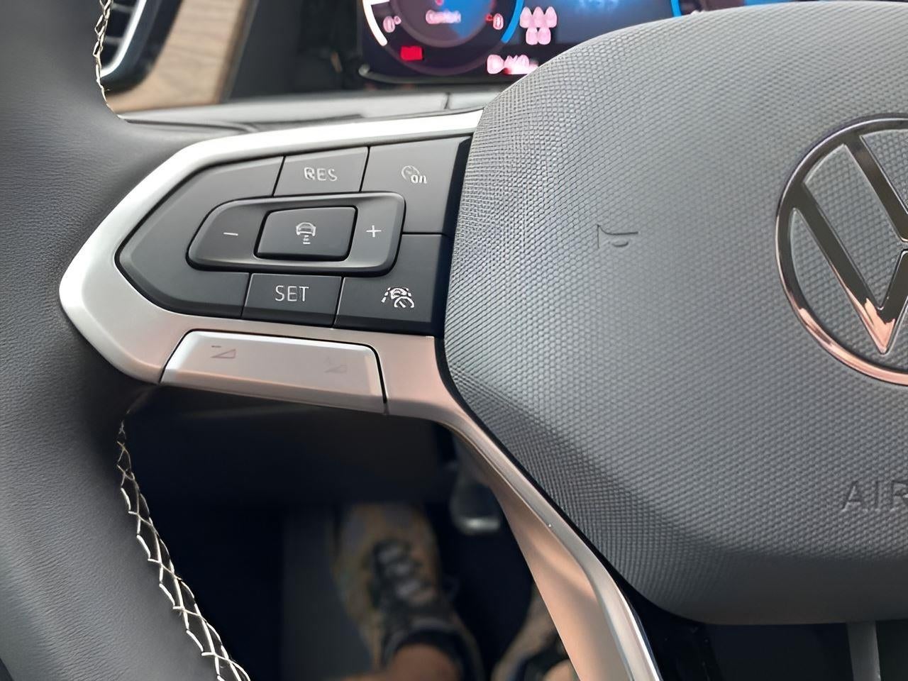 2026 Volkswagen Atlas 2.0T SE w/ Technology