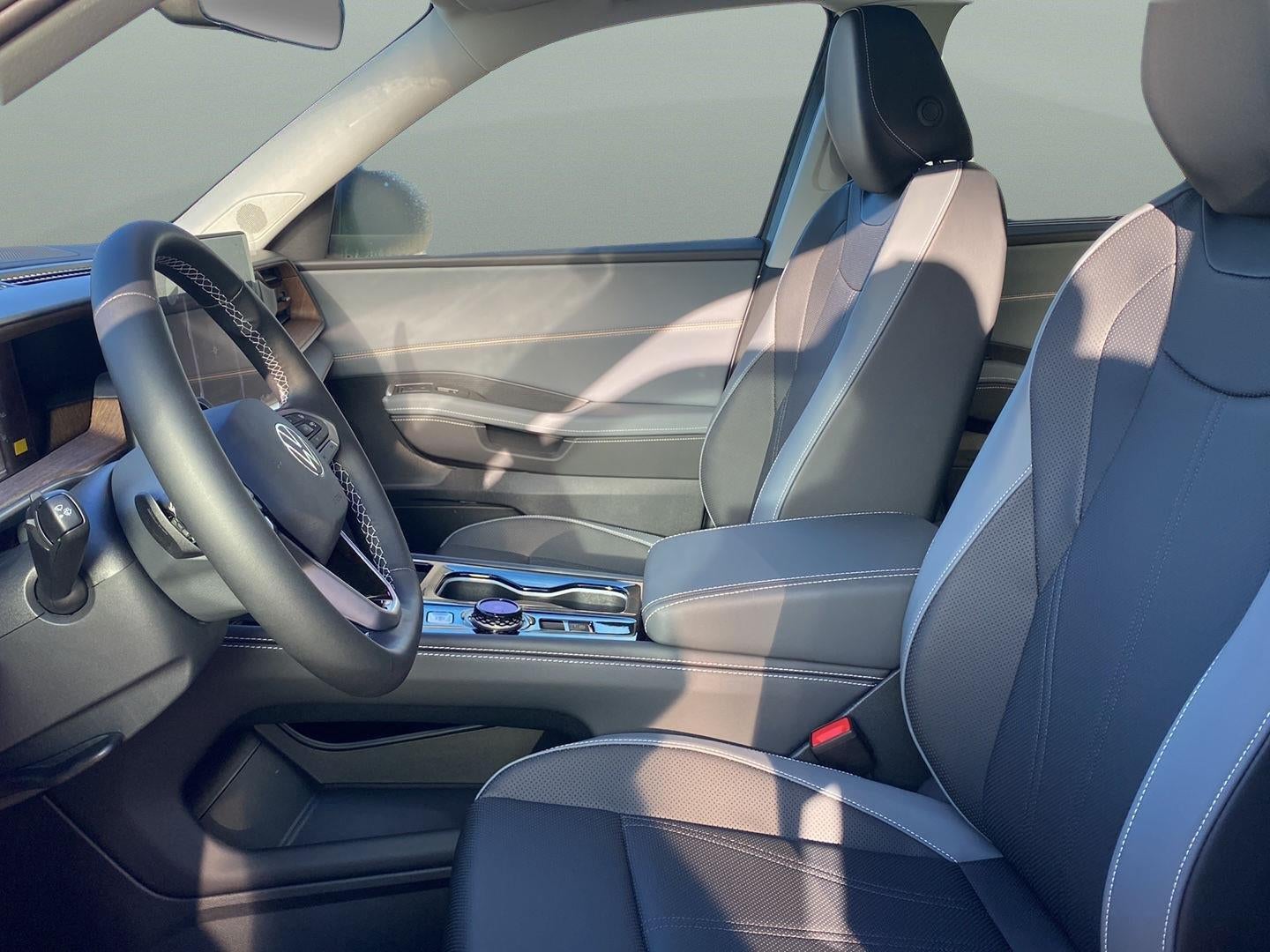 2027 Volkswagen Atlas SE w/Technology