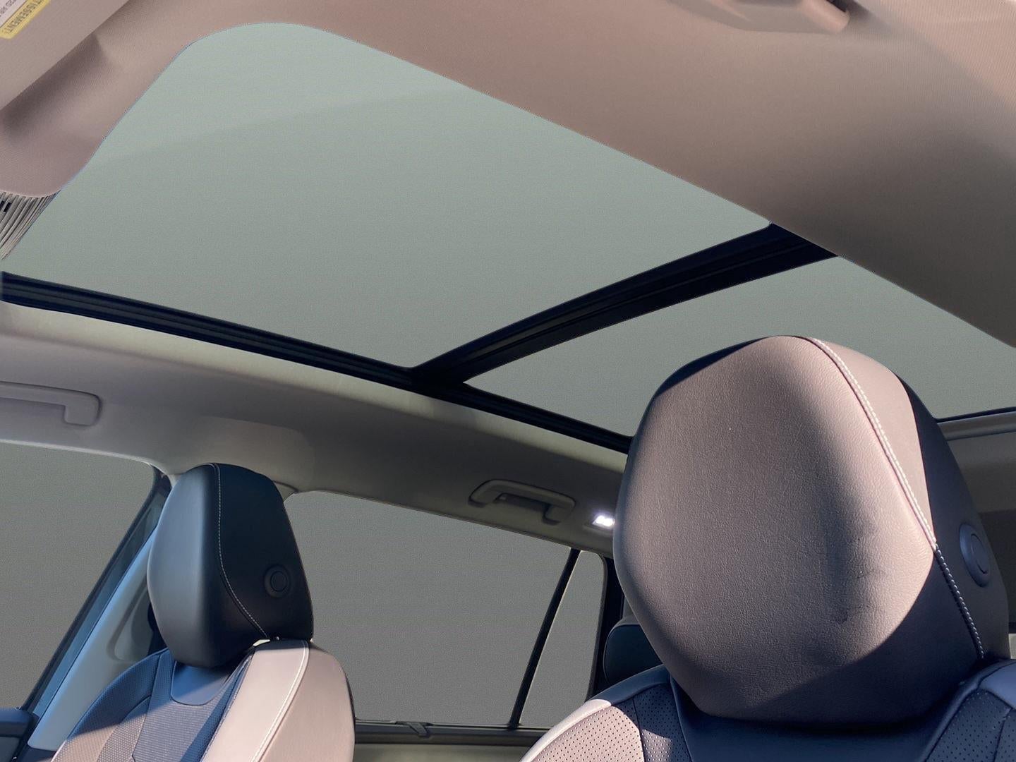 2027 Volkswagen Atlas SE w/Technology