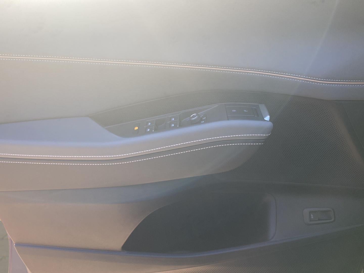 2027 Volkswagen Atlas SE w/Technology