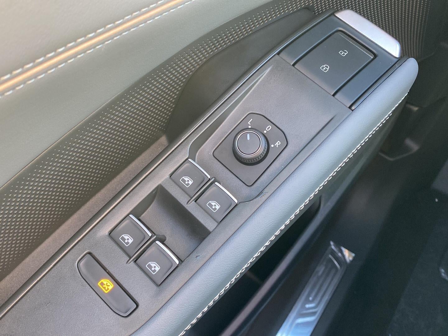 2027 Volkswagen Atlas SE w/Technology