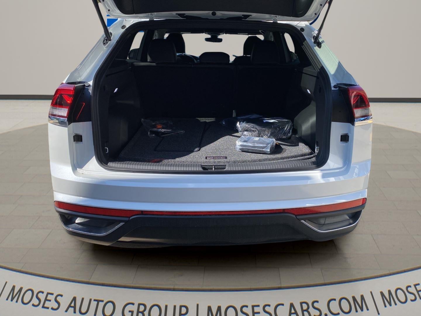 2026 Volkswagen Atlas Cross Sport 2.0T SE