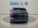 2026 Volkswagen Taos 1.5T SE Black
