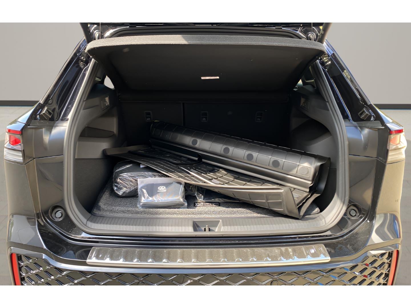 2026 Volkswagen Tiguan 2.0T SEL