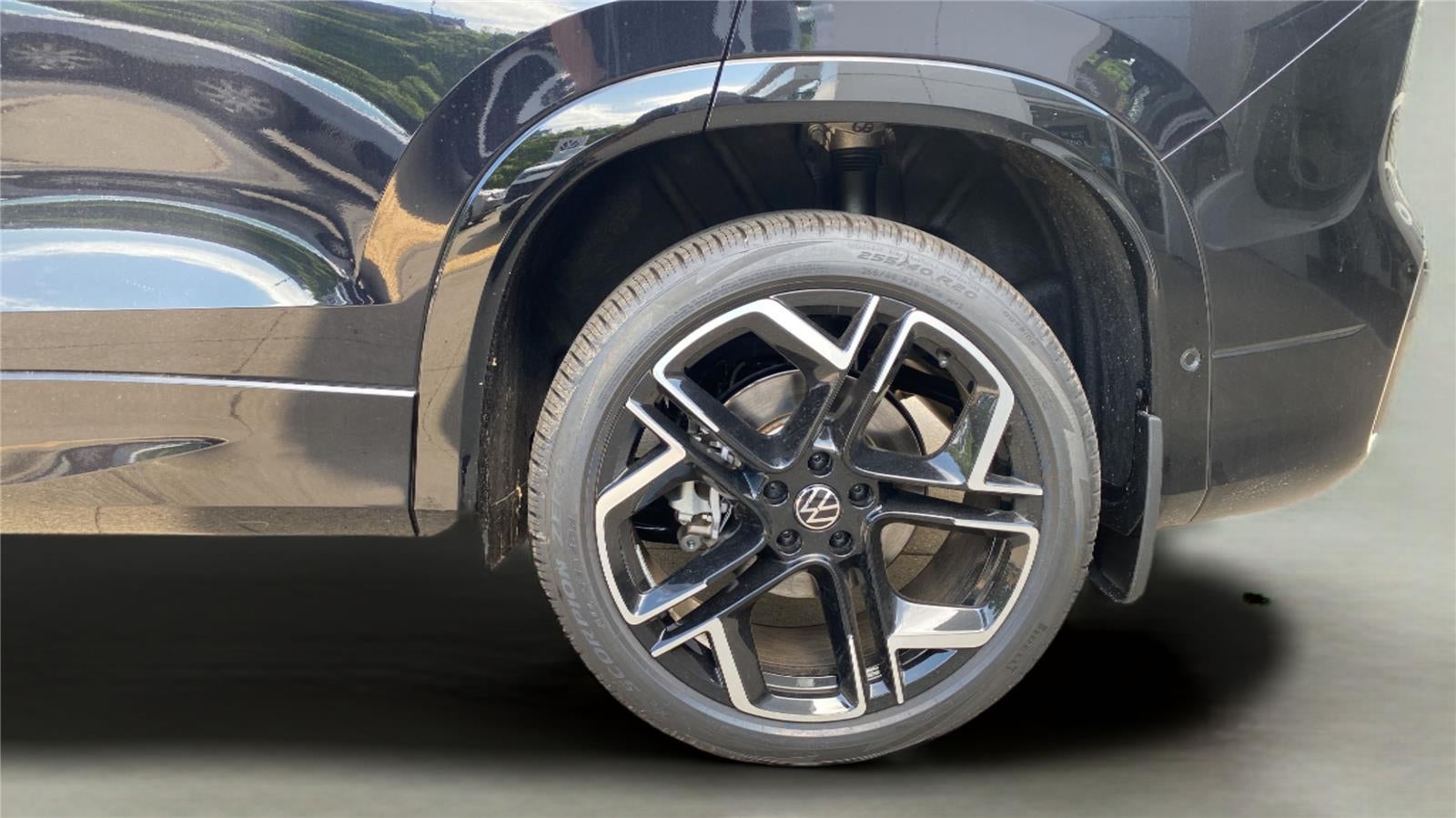 2026 Volkswagen Tiguan 2.0T SEL