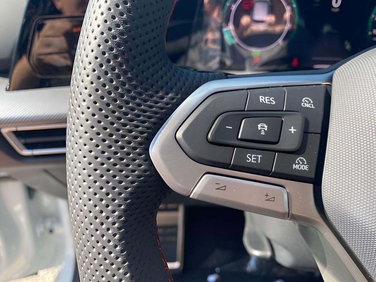 2025 Volkswagen Golf GTI 2.0T SE