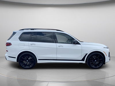 2027 BMW X7 M60i