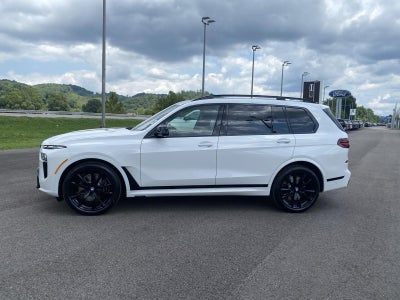 2027 BMW X7 M60i