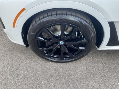2027 BMW X7 M60i