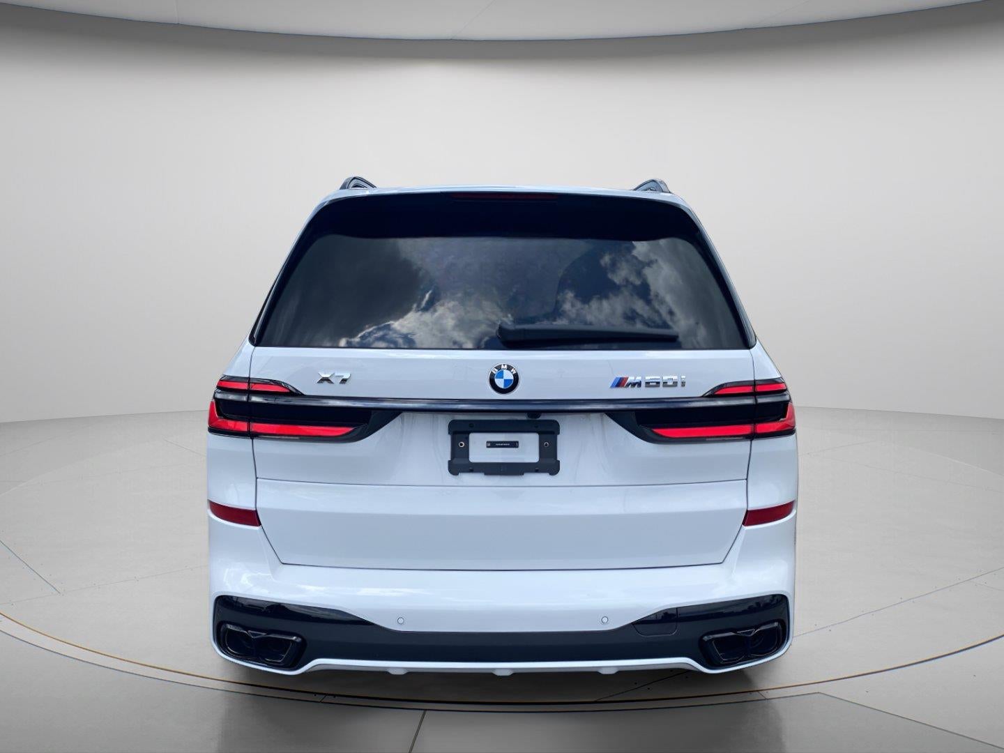 2027 BMW X7 M60i