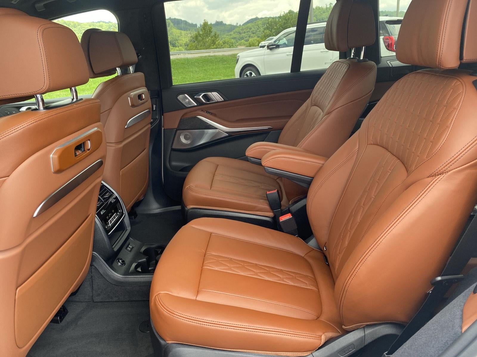 2027 BMW X7 M60i