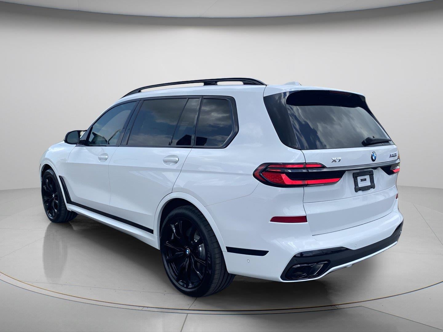 2027 BMW X7 M60i