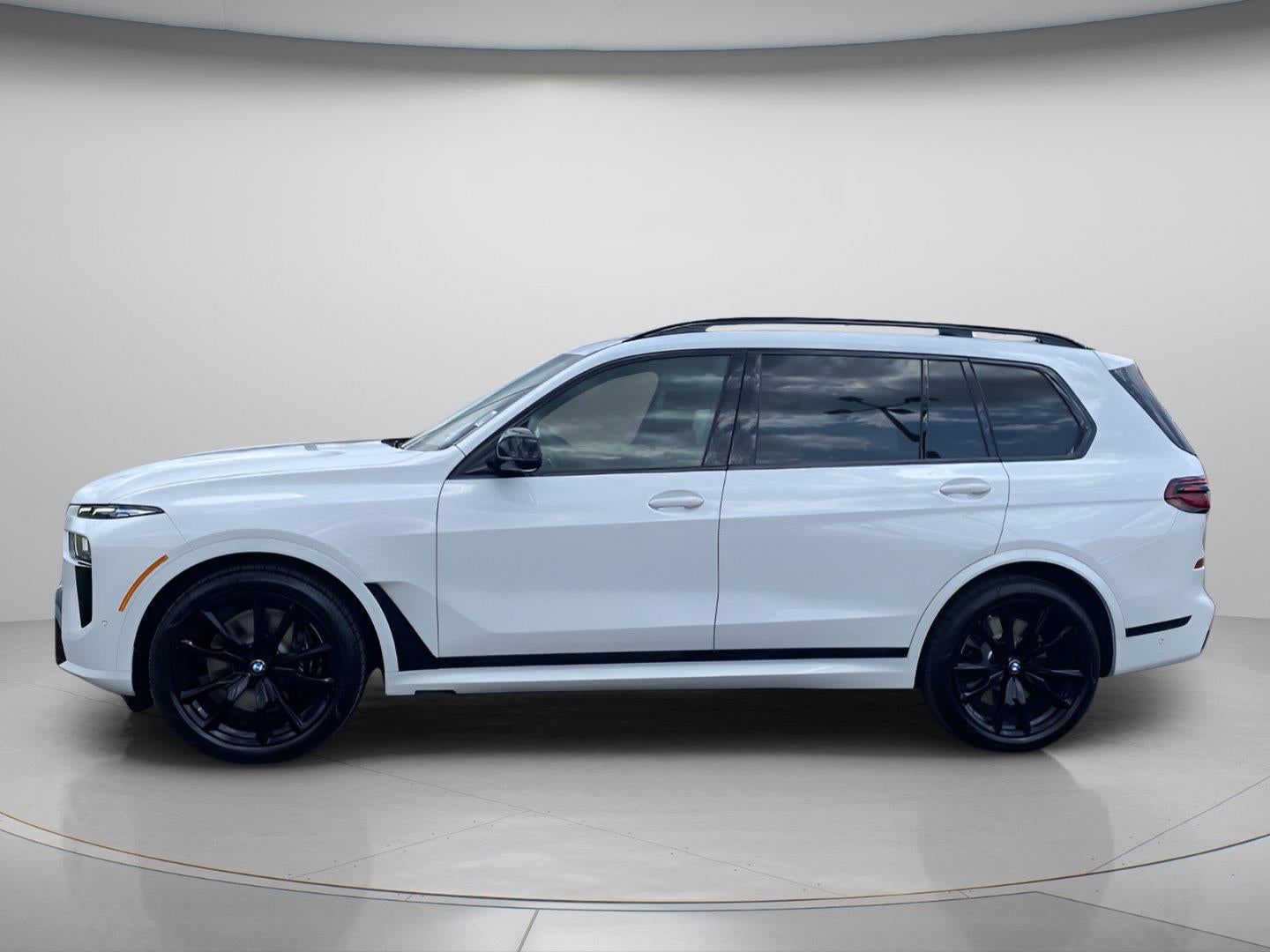 2027 BMW X7 M60i