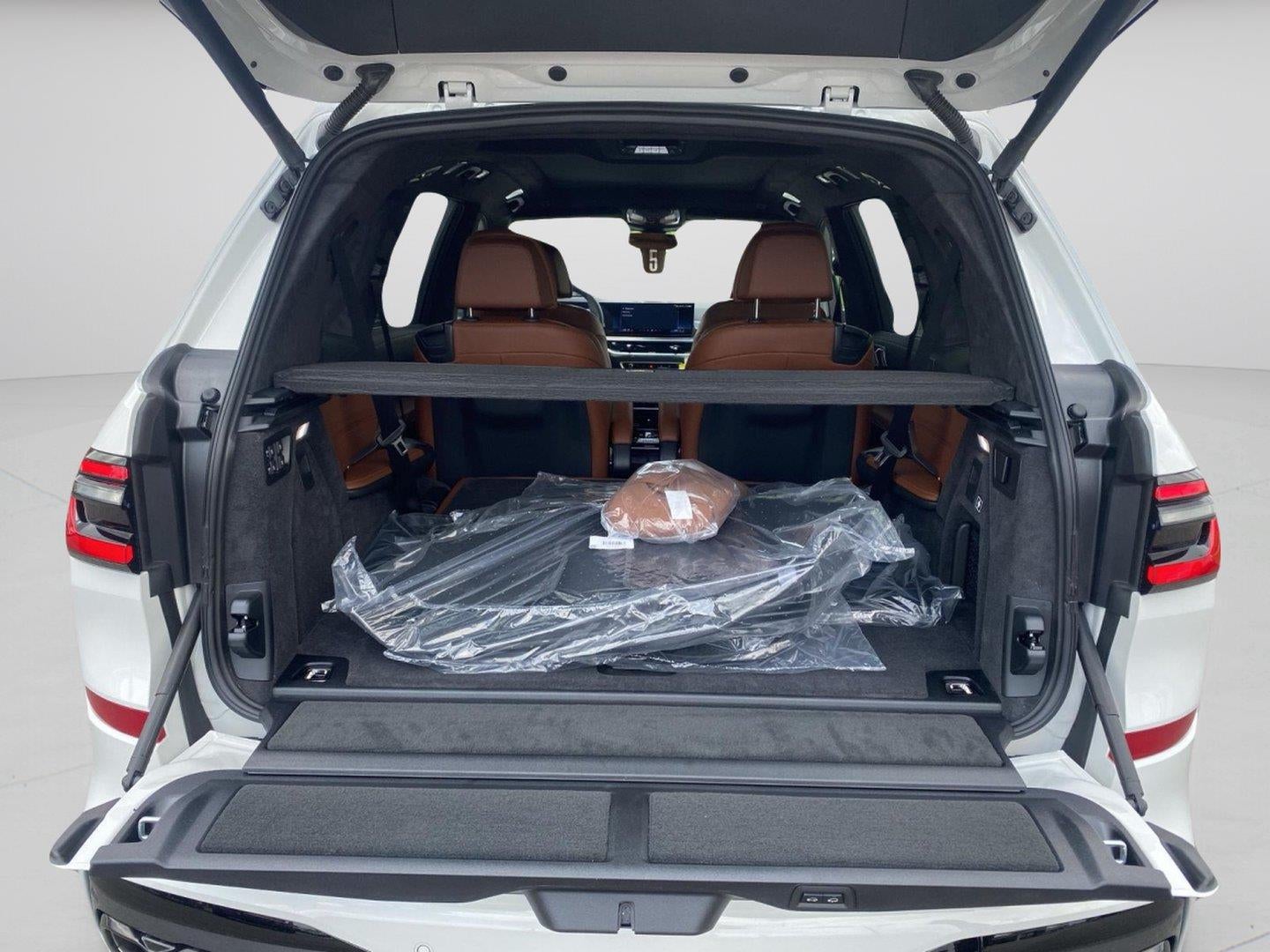 2027 BMW X7 M60i