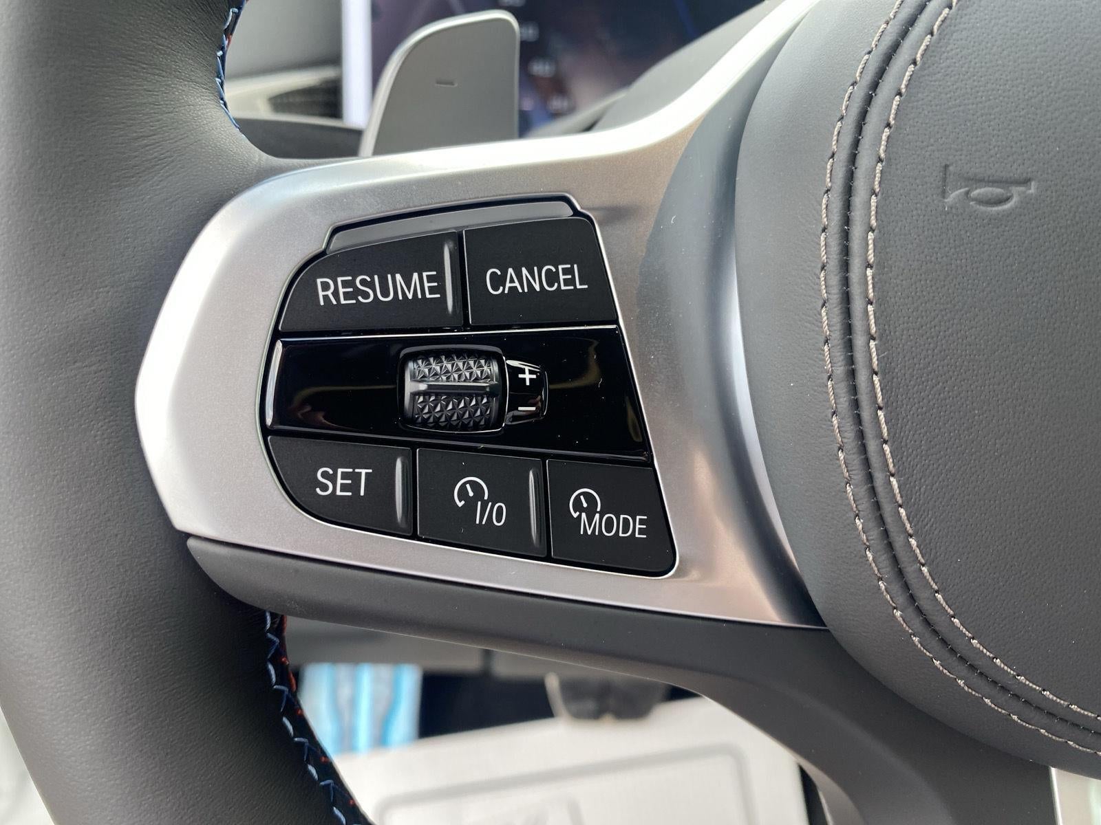 2027 BMW X7 M60i