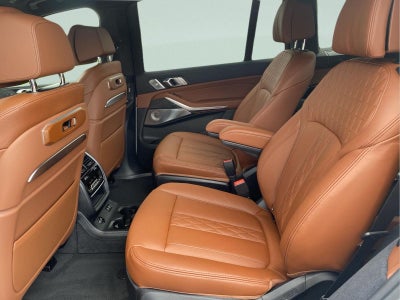 2027 BMW X7 M60i