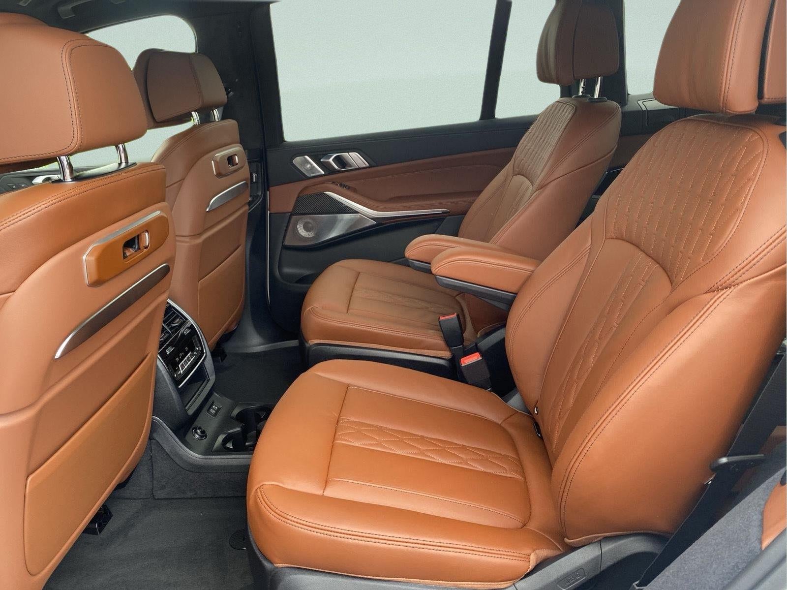 2027 BMW X7 M60i