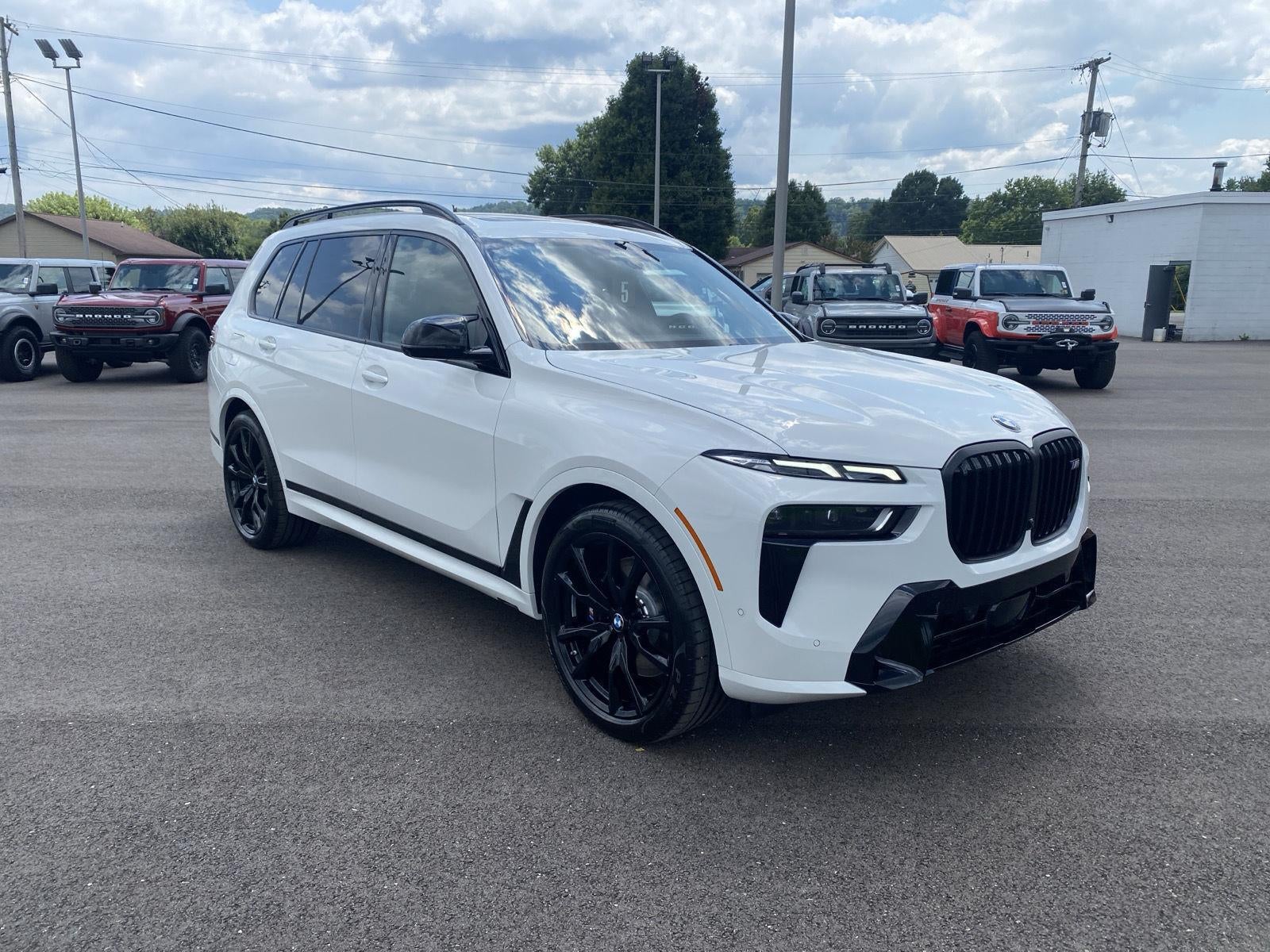 2027 BMW X7 M60i