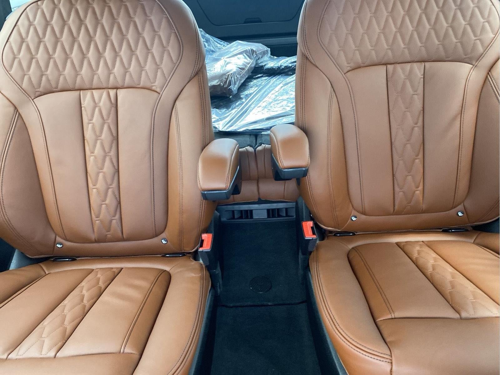 2027 BMW X7 M60i