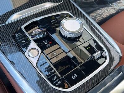2027 BMW X7 M60i