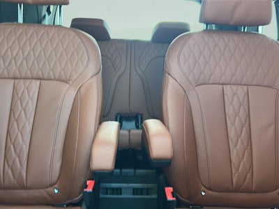 2027 BMW X7 M60i