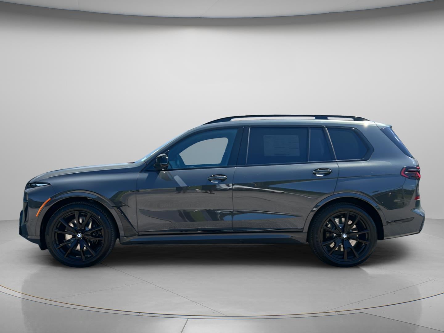 2027 BMW X7 M60i