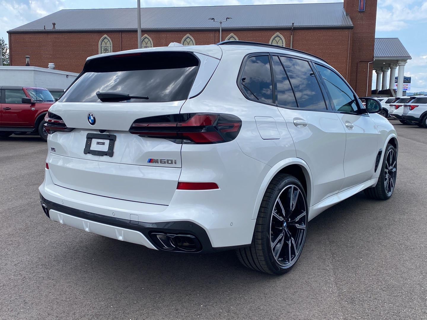 2026 BMW X5 M60i