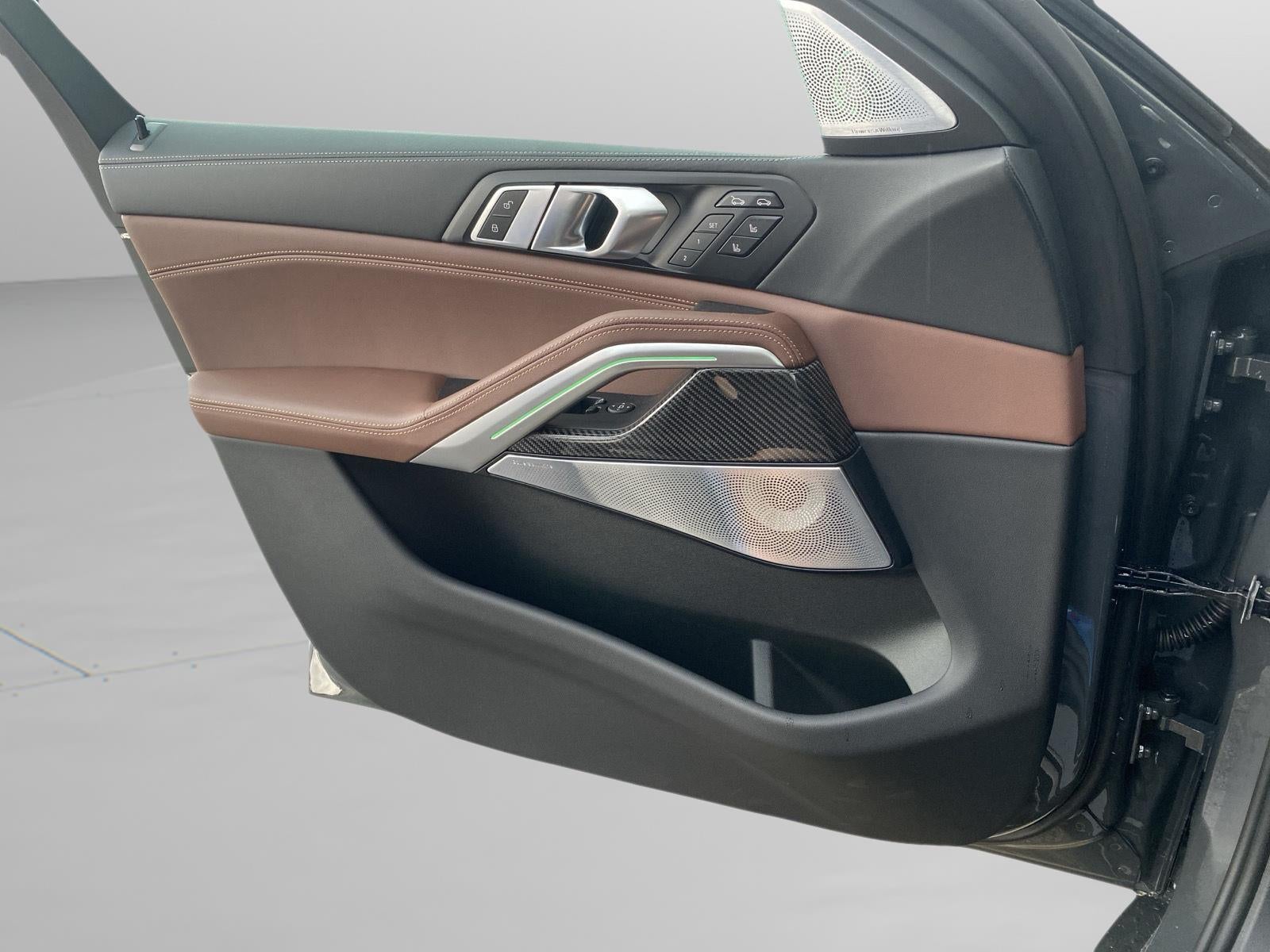 2027 BMW X6 M60i