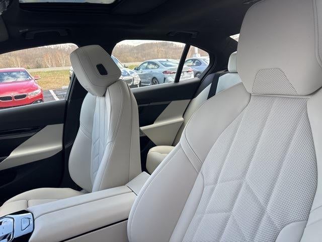 2025 BMW 5 Series 530i xDrive