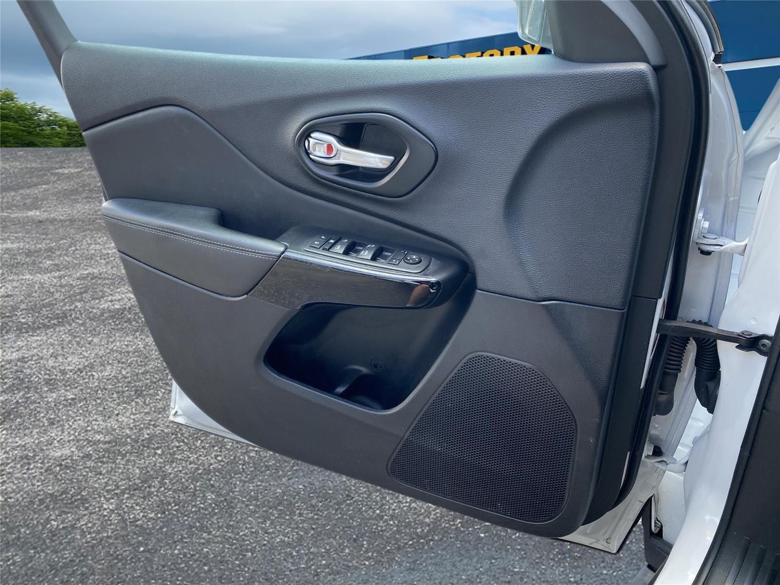 2023 Jeep Cherokee Altitude Lux