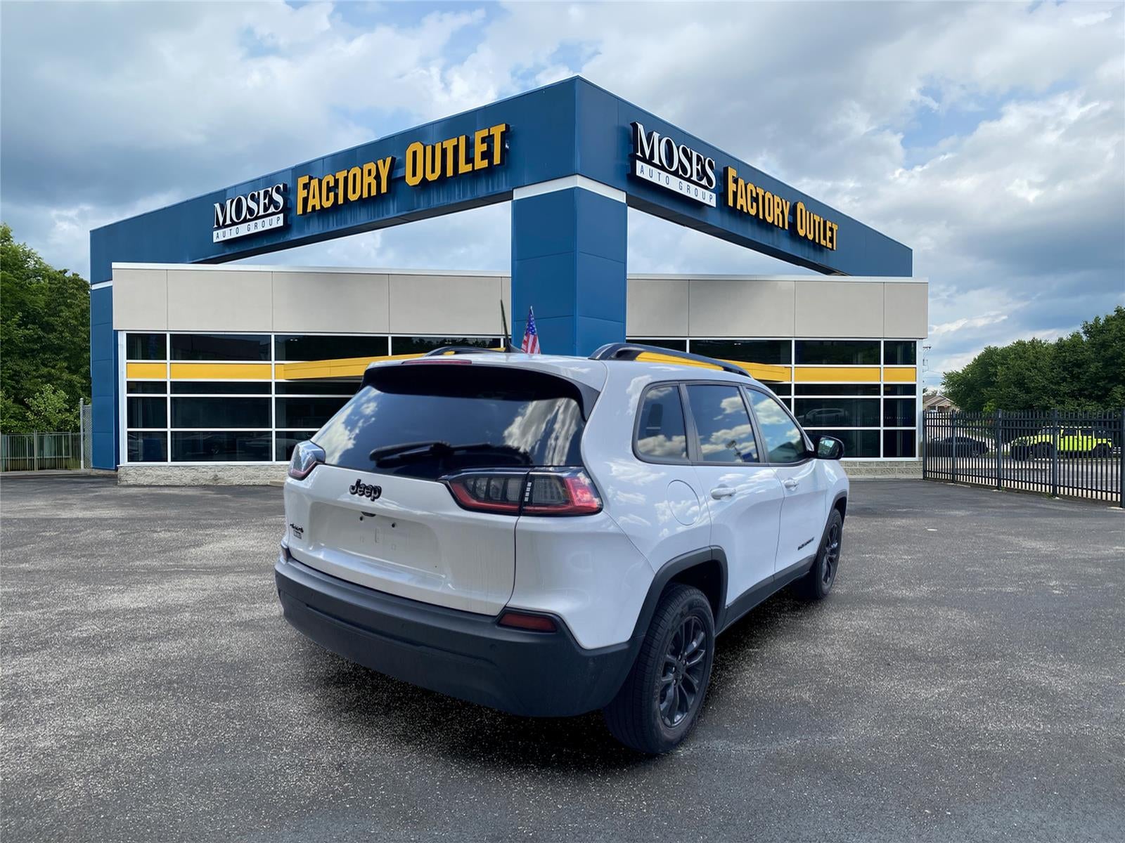 2023 Jeep Cherokee Altitude Lux
