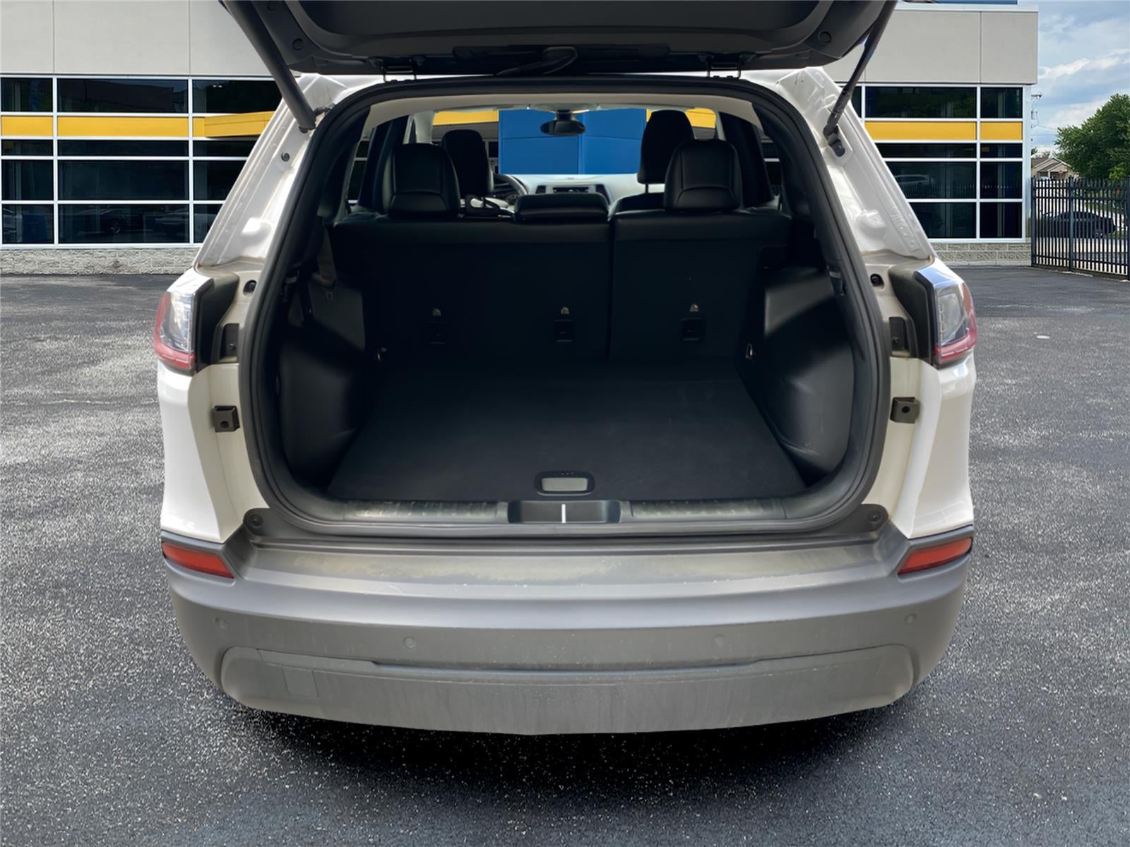 2023 Jeep Cherokee Altitude Lux