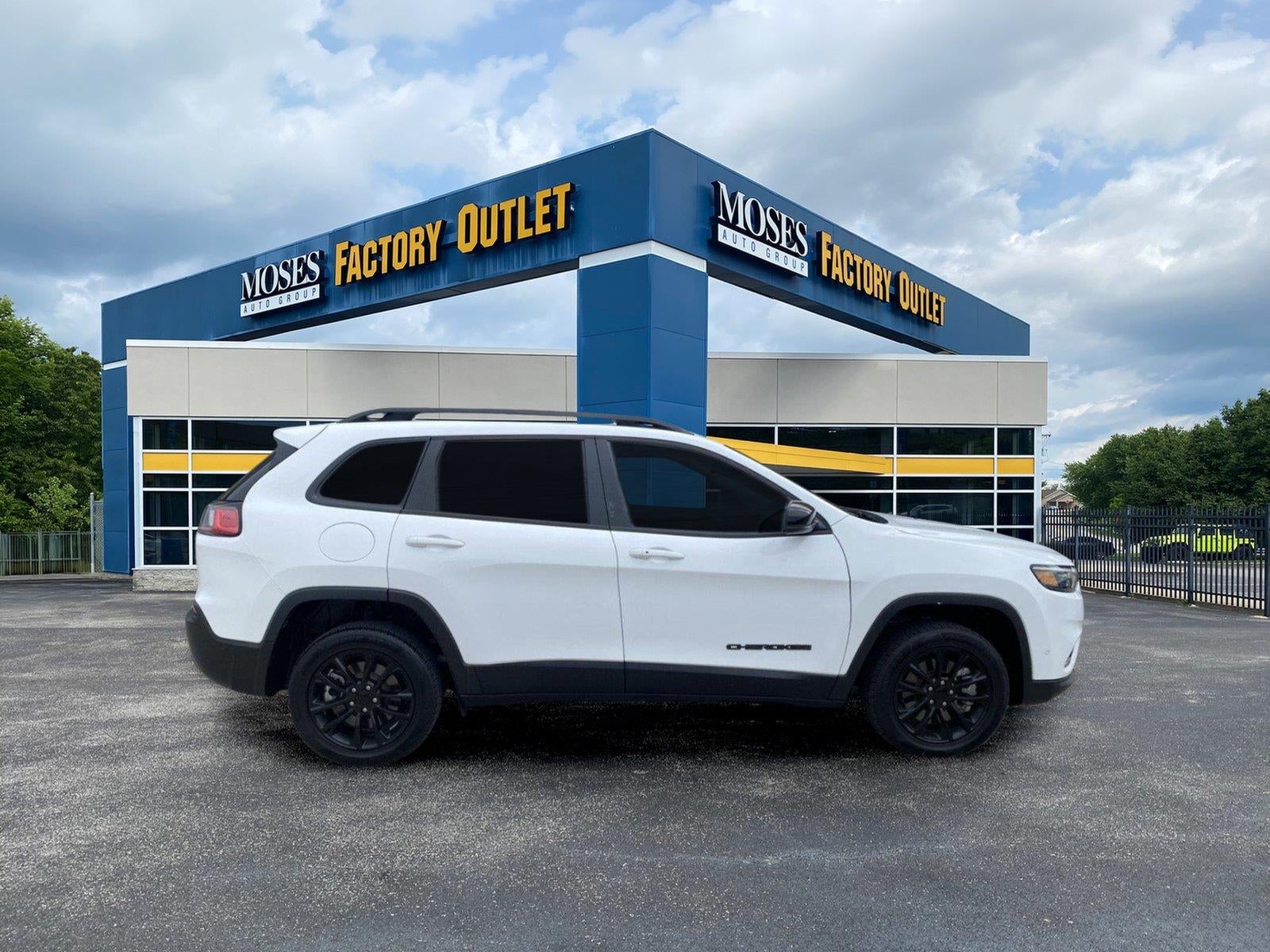 2023 Jeep Cherokee Altitude Lux