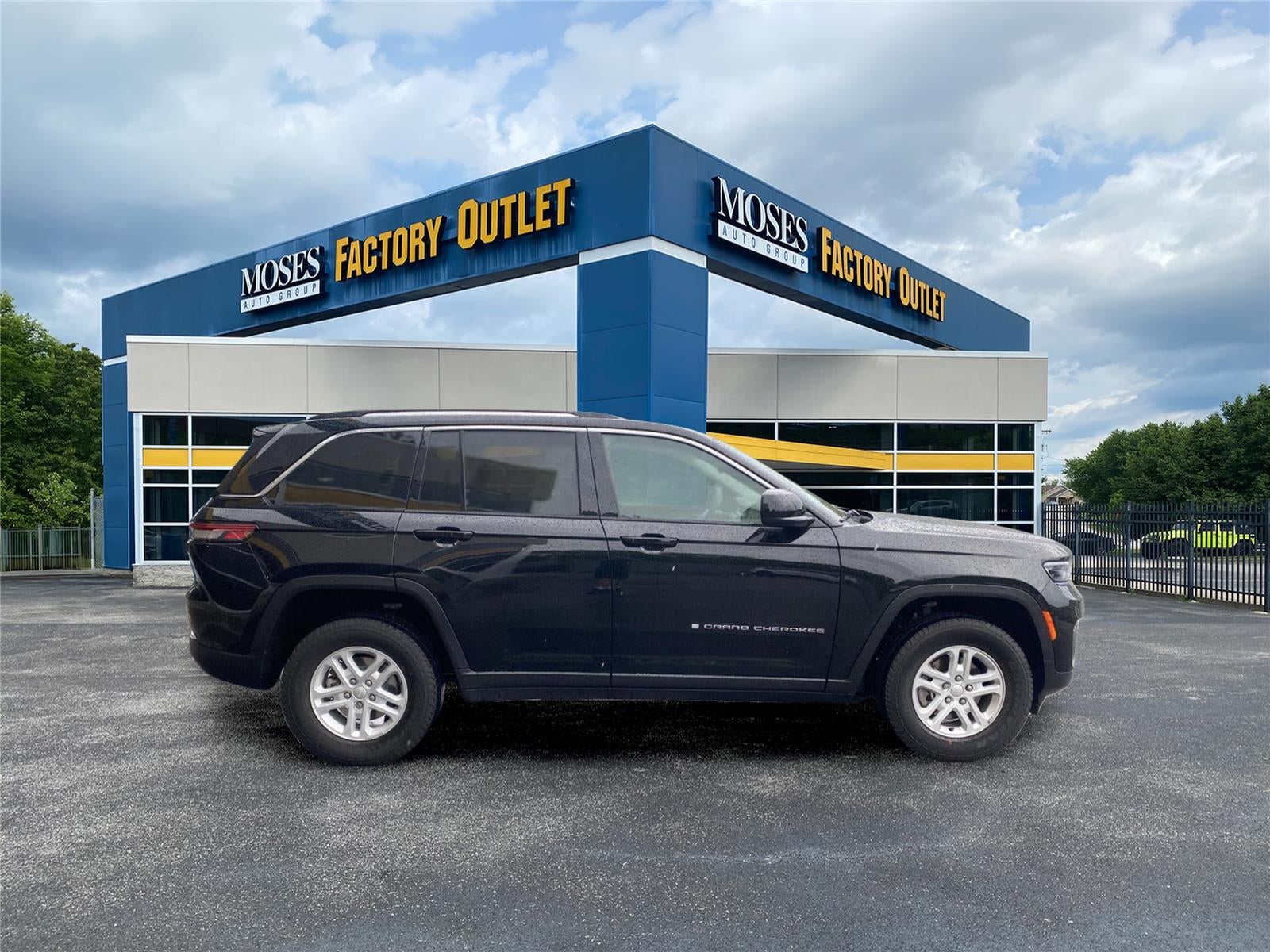 2023 Jeep Grand Cherokee Laredo