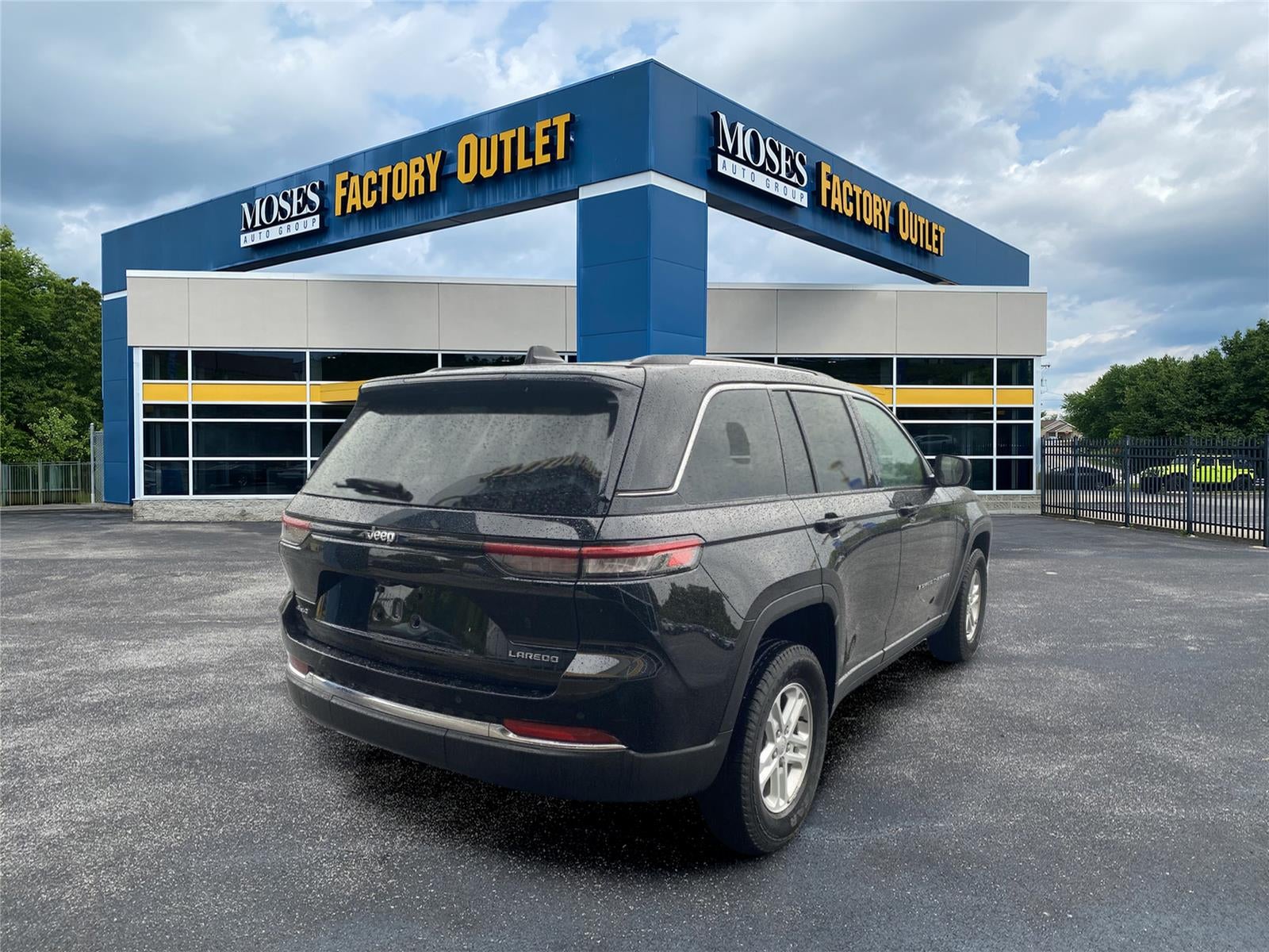 2023 Jeep Grand Cherokee Laredo