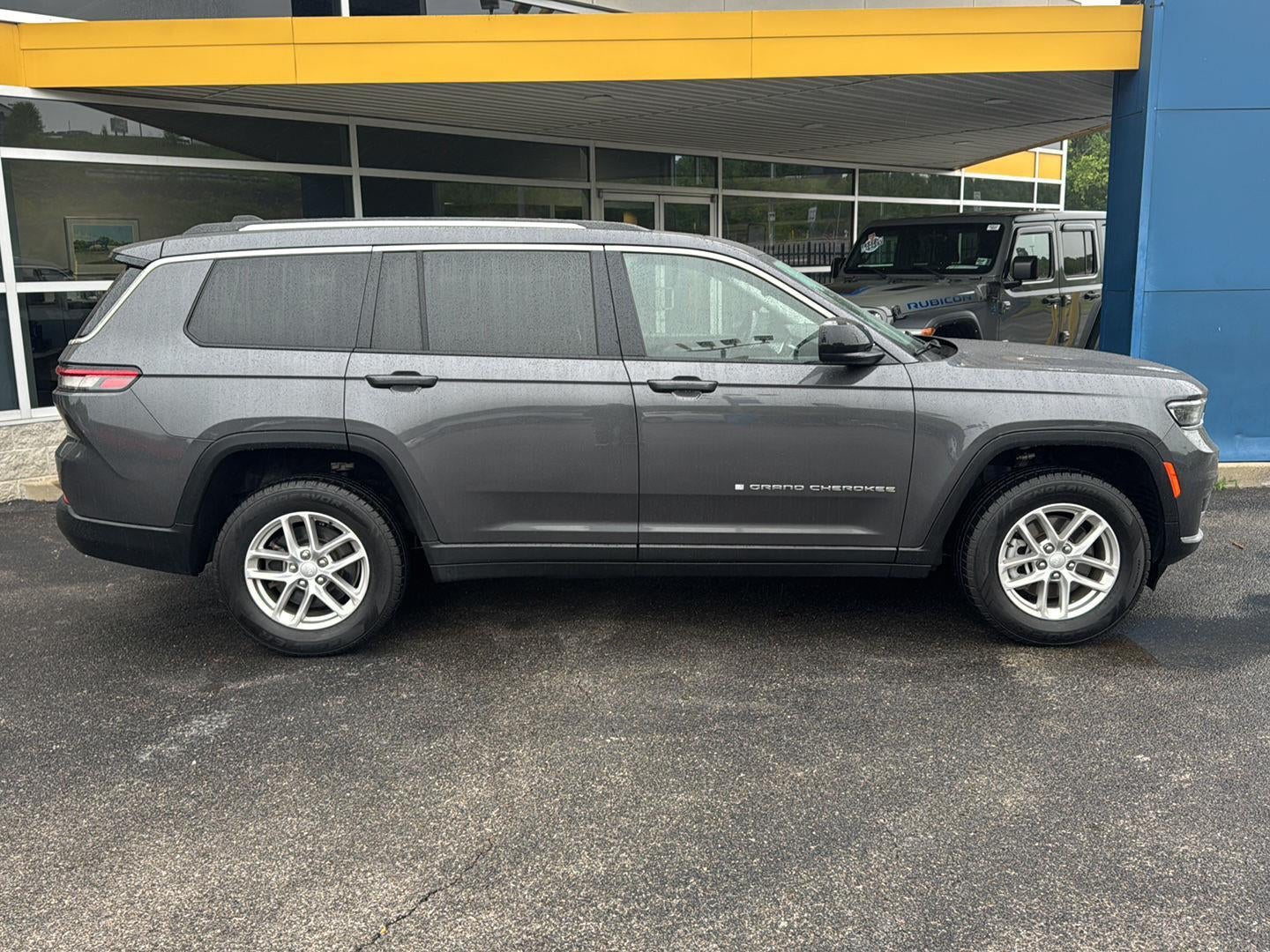 2022 Jeep Grand Cherokee L Laredo