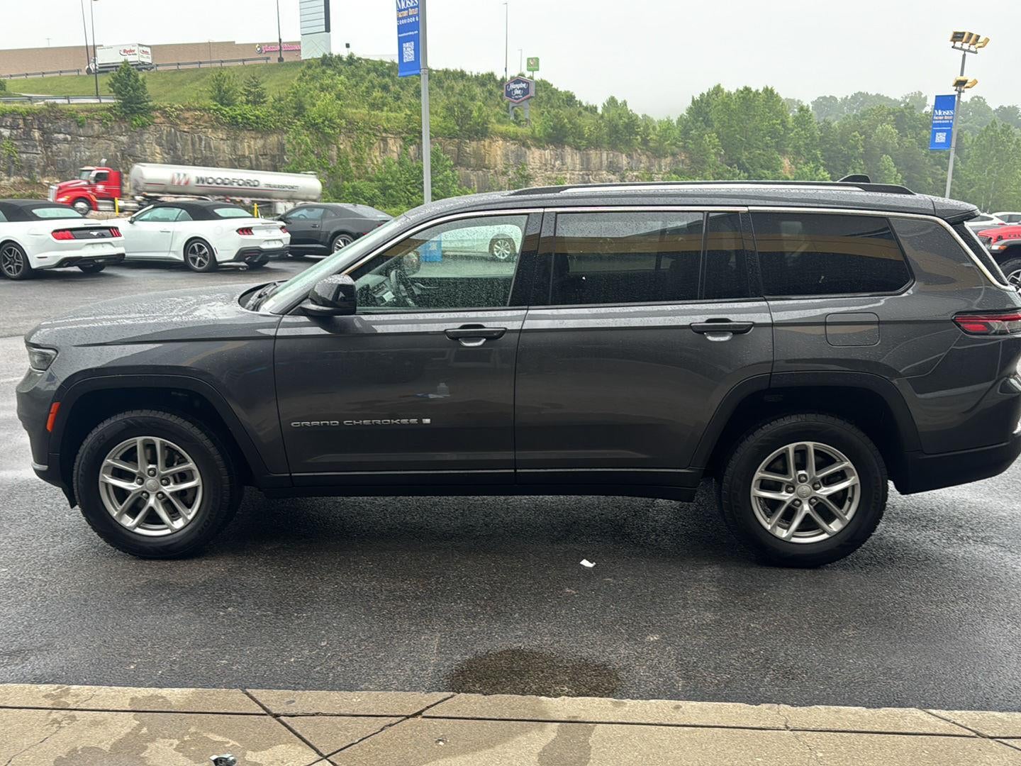 2022 Jeep Grand Cherokee L Laredo