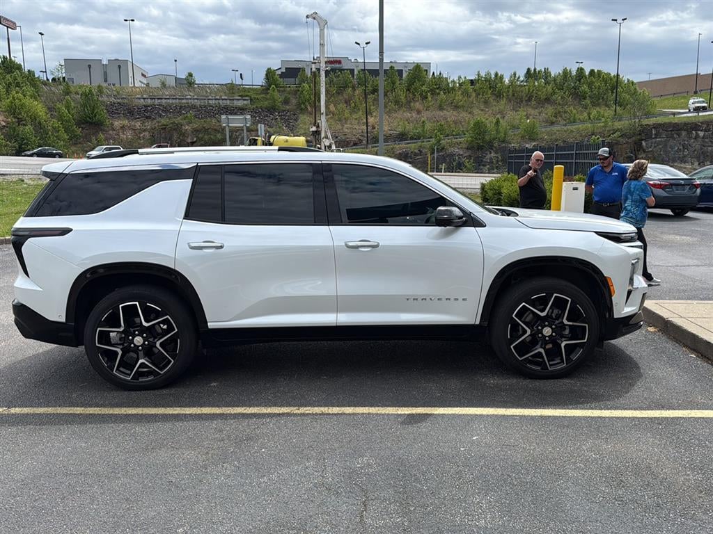 2025 Chevrolet Traverse AWD High Country