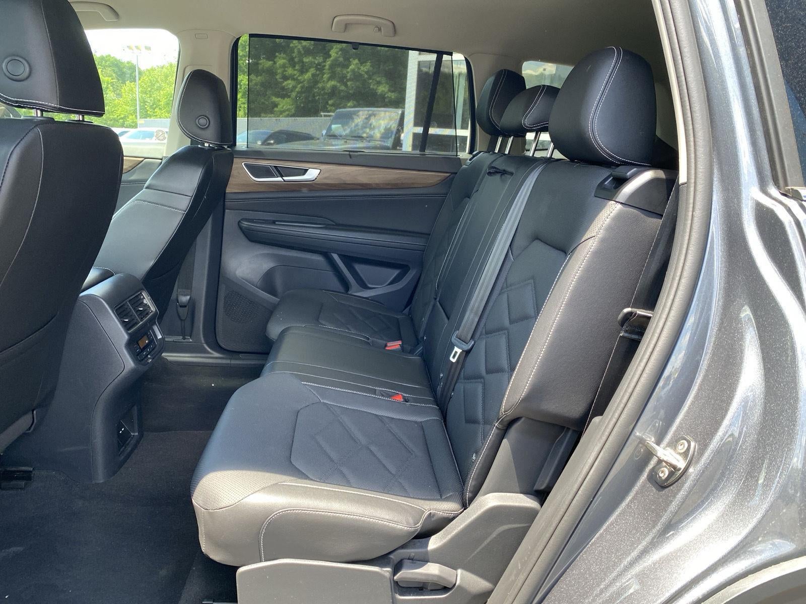 2025 Volkswagen Atlas 2.0T SE w/Technology