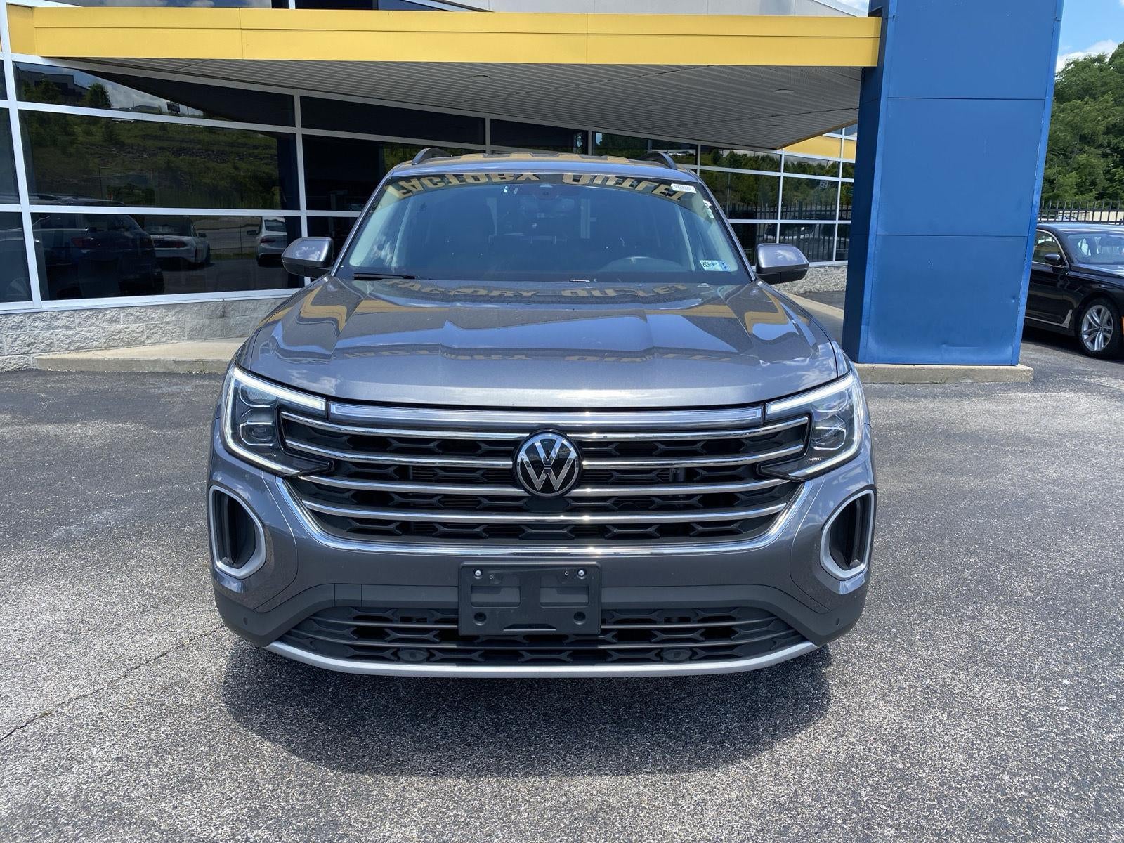 2025 Volkswagen Atlas 2.0T SE w/Technology