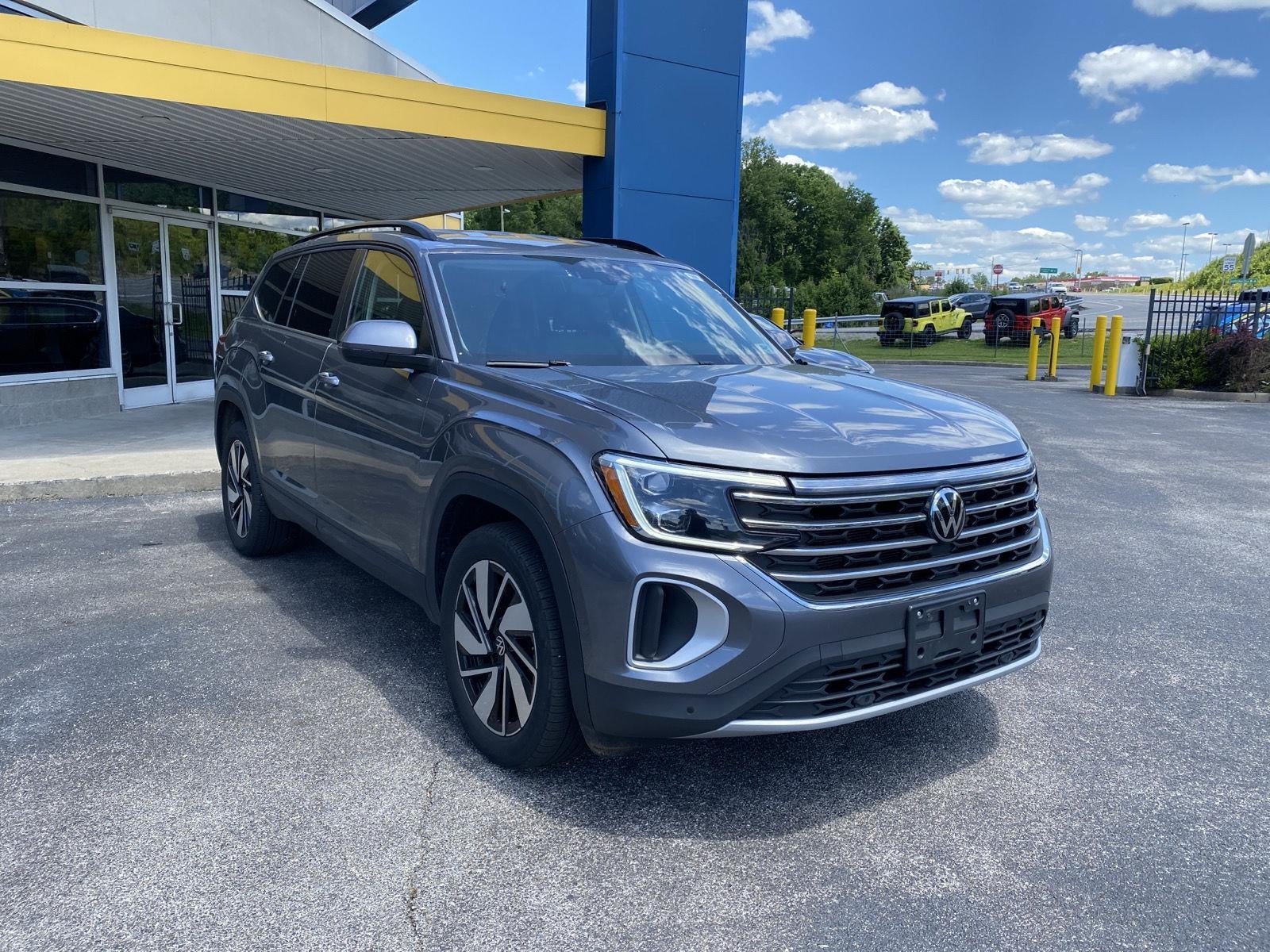 2025 Volkswagen Atlas 2.0T SE w/Technology