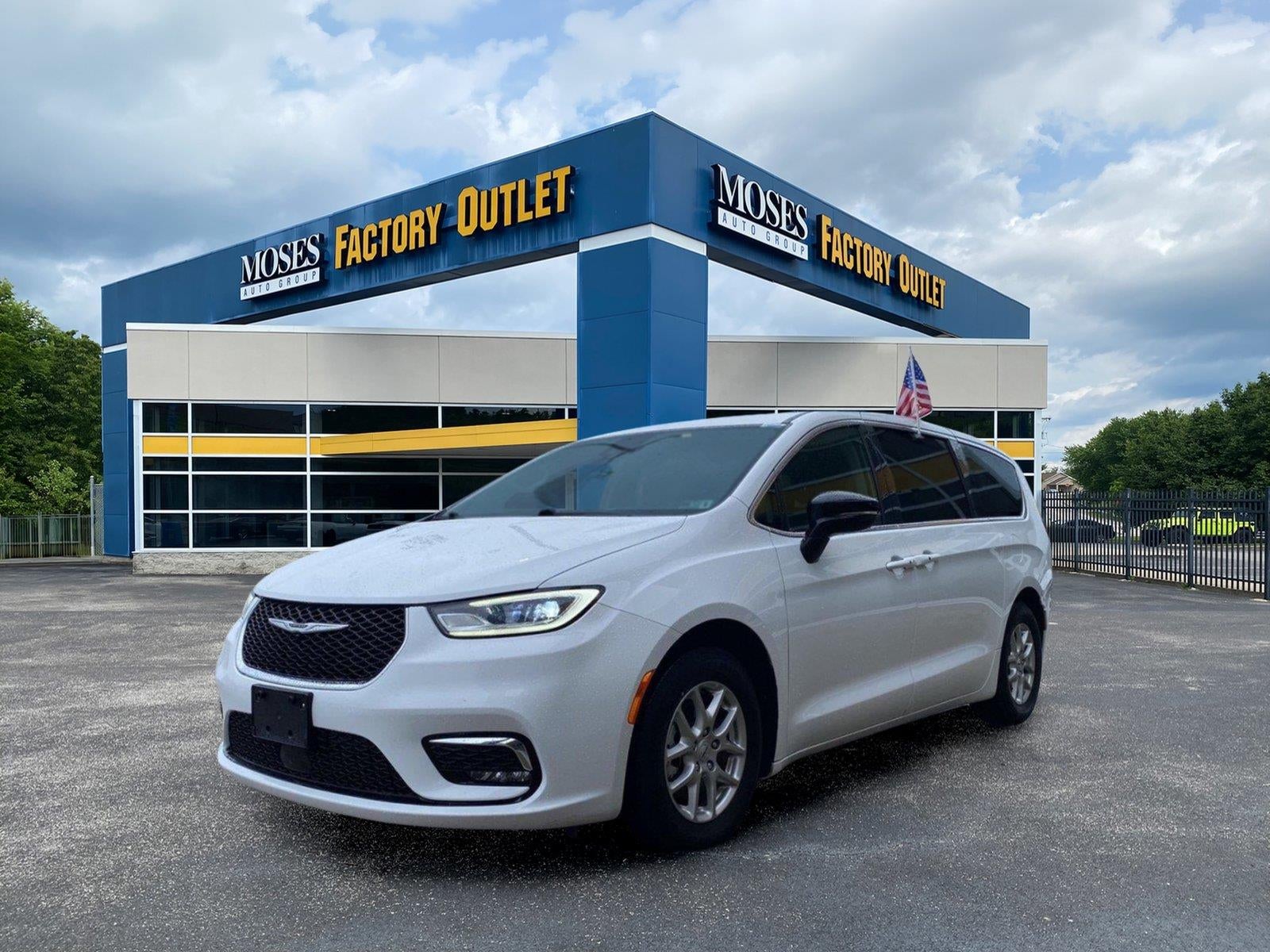 2024 Chrysler Pacifica Touring L