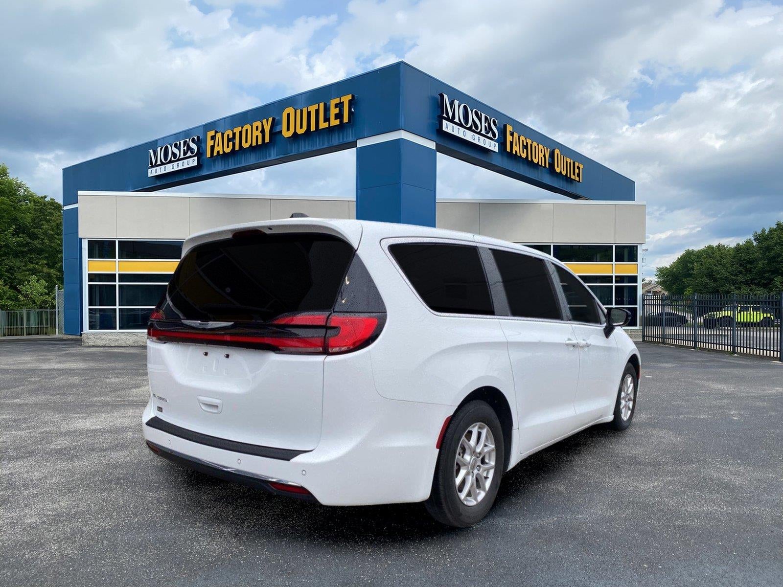 2024 Chrysler Pacifica Touring L