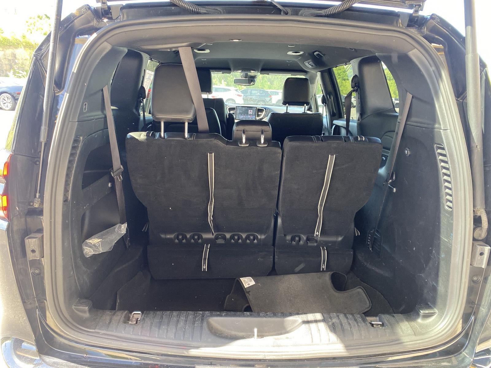 2025 Chrysler Pacifica Select