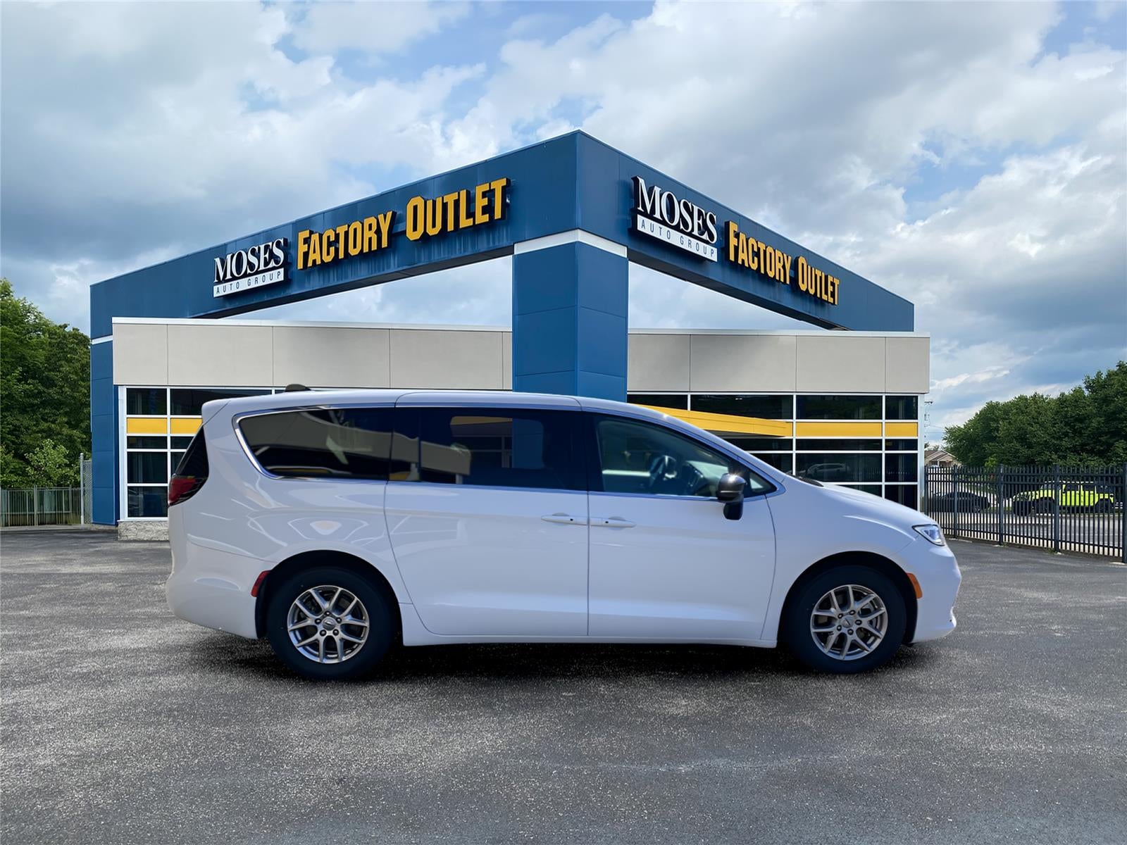 2024 Chrysler Pacifica Touring L