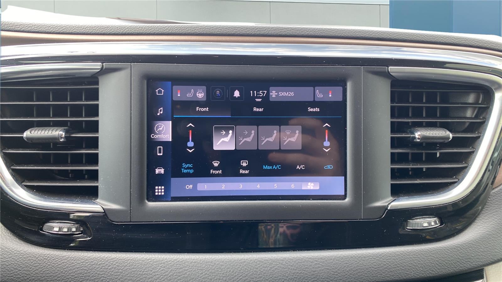 2024 Chrysler Voyager LX